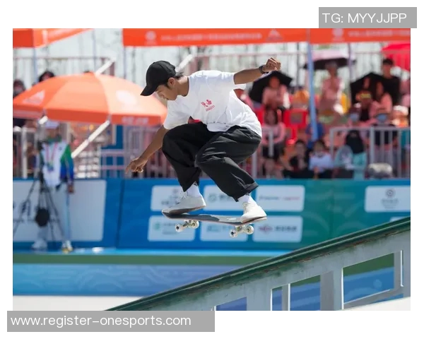 实时新闻南京滑板队速度之旅探索城市街头的激情与挑战